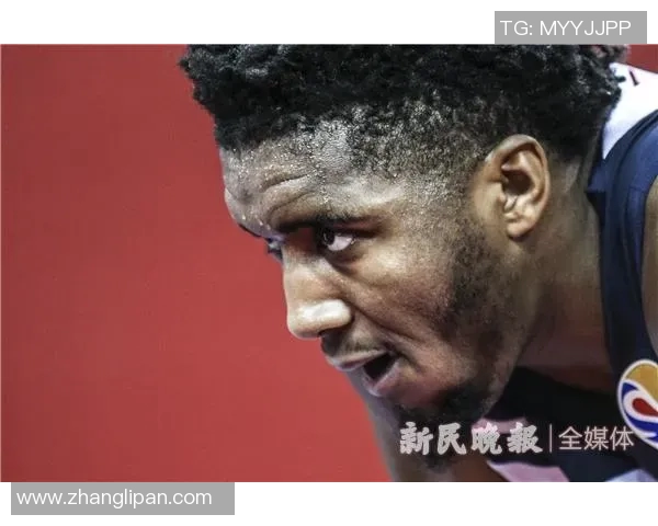 球星家庭生活大揭秘:亲密时刻与背后不为人知的温馨故事